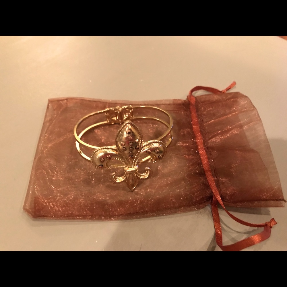 Fleur de lis Bracelet